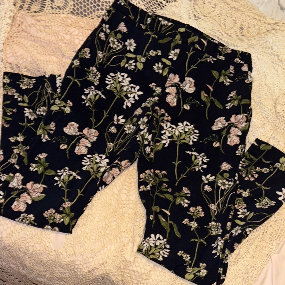 Tommy Hilfiger Floral Ankle Pants size 2